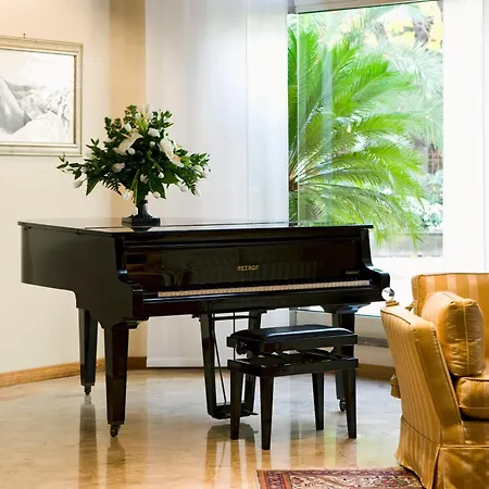 Mini Palace Hotel-2