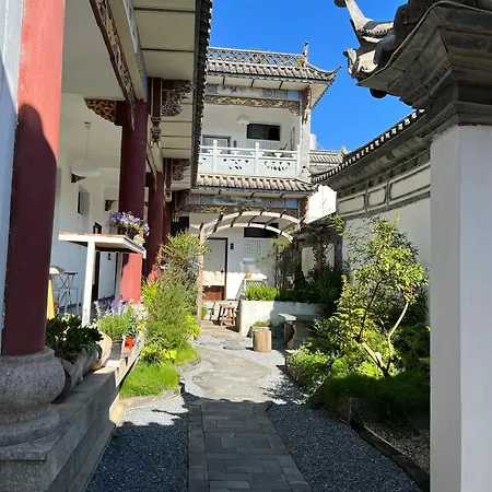 Dali Ancient Town Monster B&B-3