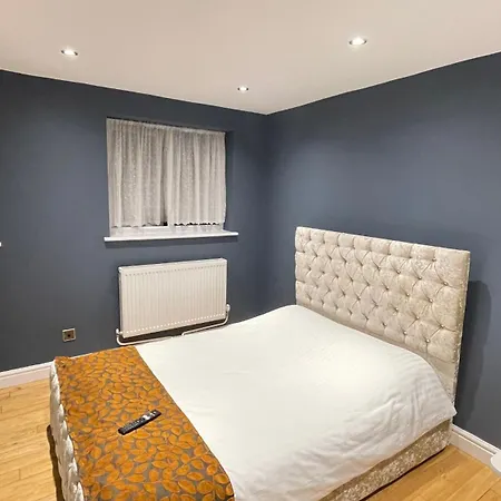 Apartment & Rooms In London-2