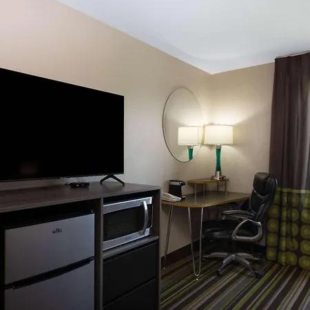 Super 8 By Wyndham Belgrade/Bozeman Airport-2