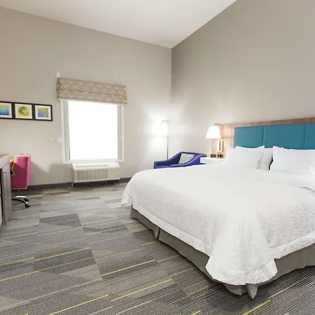Hampton Inn Mustang-3