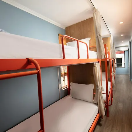 Hanoi Backpackers Hostel & Rooftop Bar-2