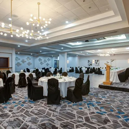 Four Points By Sheraton St. Catharines Niagara Suites-3