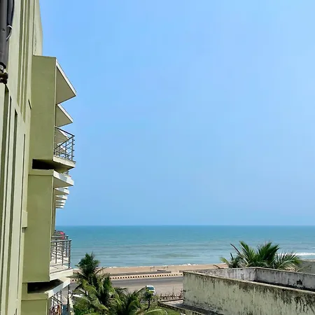 Hotel TBS Puri: Oceanfront Luxury with Full Amenities-3