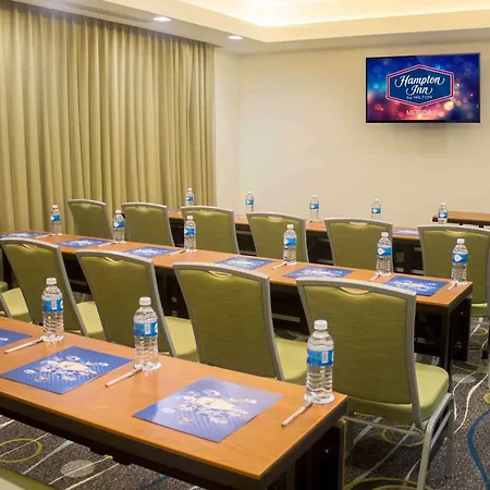 Hampton Inn By Hilton Merida-3