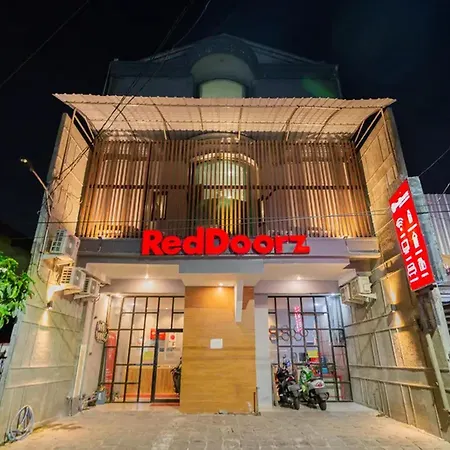 RedDoorz @ Manukan Surabaya-3