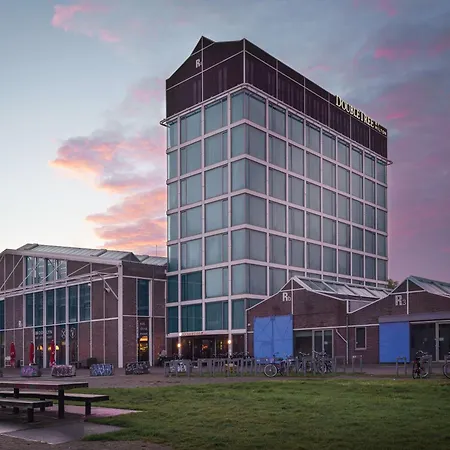 DoubleTree by Hilton Amsterdam - NDSM Wharf-3