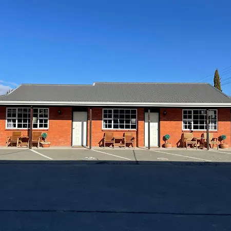 Colonial Motel-3