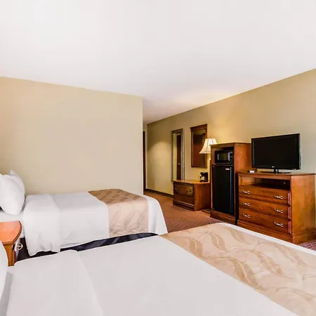 Quality Inn & Suites Carthage Near Precious Moments Chapel-3