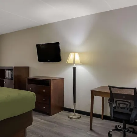 Quality Inn Toledo Westgate-2