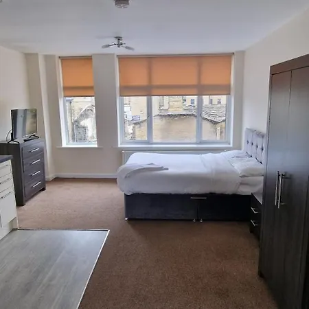 Penthouse Self Check In Apartment In Central Halifax-3