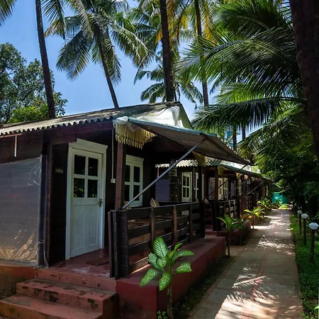 Lotus Feet Cottages, 100 Odd Meters From Morjim Beach-2