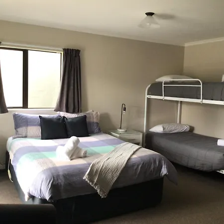 Fiordland Great Views Holiday Park-3