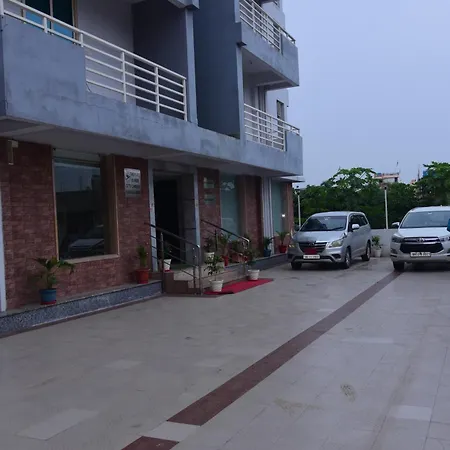 Hotel Girija Sunrise 300 Meter From Baba Dham Temple-2
