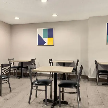 Microtel Inn & Suites By Wyndham Florence/Cincinnati Airpo-2