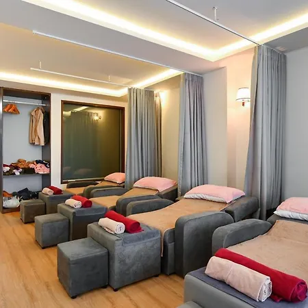 Pearl Central Hotel- Near Nguyen Hue Street-3