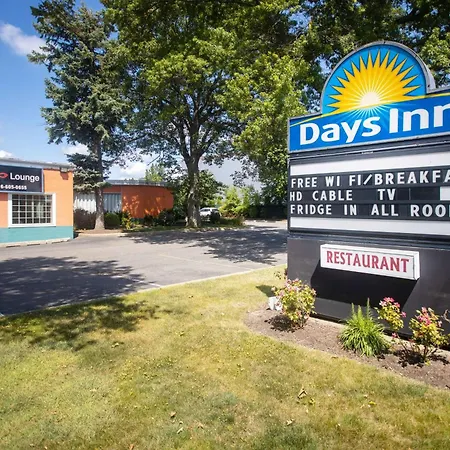 Days Inn By Wyndham Hicksville Long Island-2