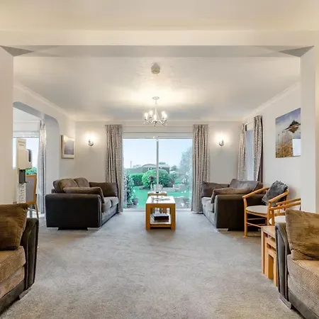 Beacon Country House & Luxury Shepherd Huts-3