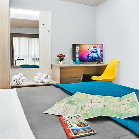 Firenze Rooms Cathedral B&B-3
