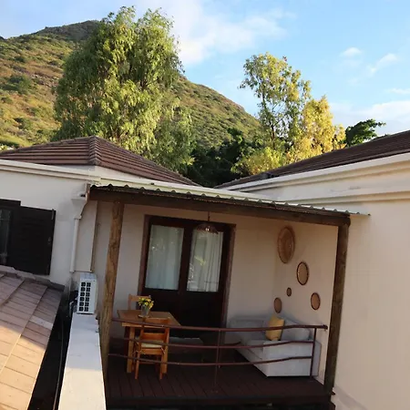 Le Gite Du Bonheur Guest House & Car Rental-3