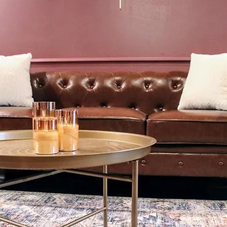 The Brooks Hotel Restaurant And Lounge-3