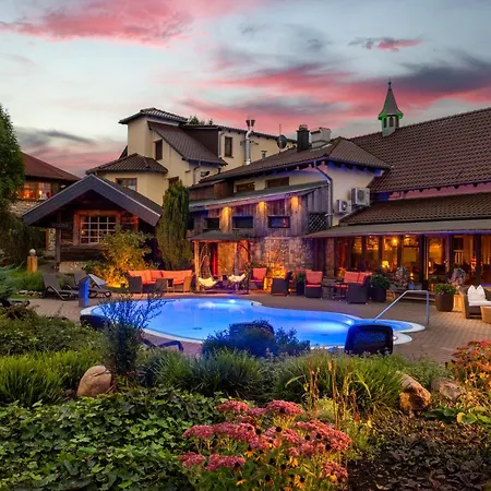 Wellnesshotel Seeschlößchen - Privat- Spa&Naturresort-2
