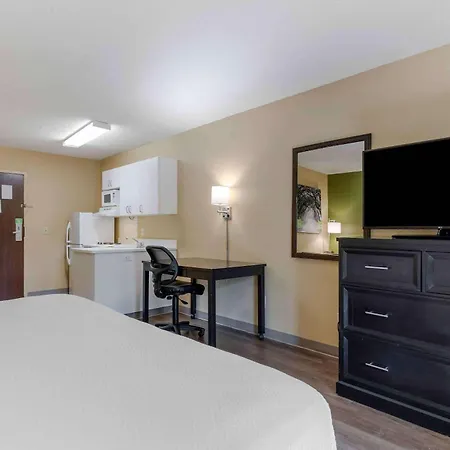 Extended Stay America Select Suites - St Louis - Airport - Central-3