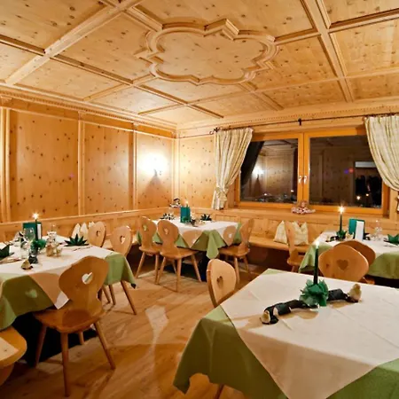 Hotel Gstatsch-3