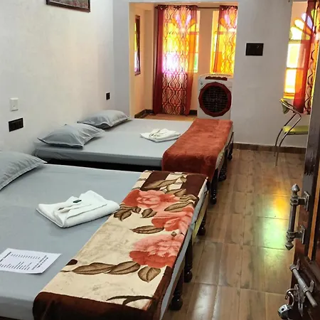 Jag Niwas Guest House & Pure Veg Restaurant-3