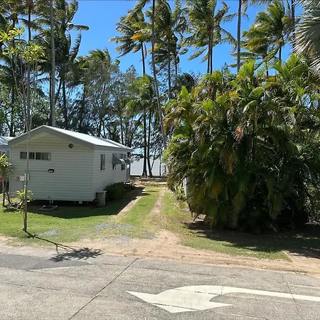 Ellis Beach Oceanfront Holiday Park-2