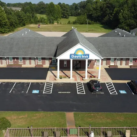 Days Inn By Wyndham Savannah-3
