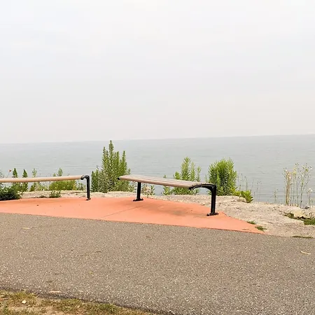 Paradise Villa Bowmanville-3