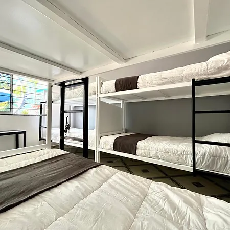 WHOST Hotel y Hostal-2