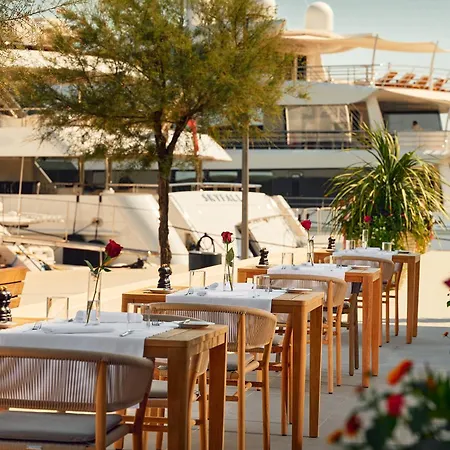 Hotel Ambasador-3