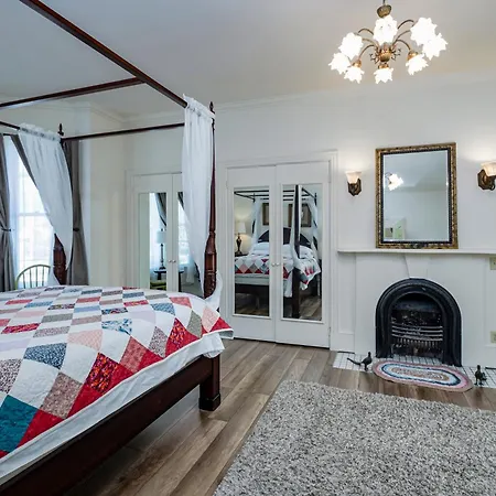 The Elizabeth Manor Guesthouse-2