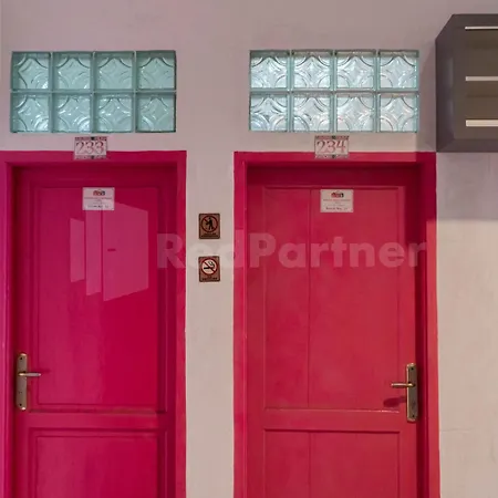 Asri Residence near Jalan Iskandar Muda Medan Mitra RedDoorz-3