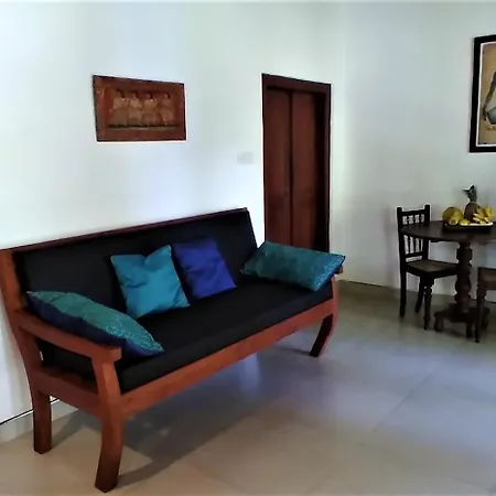 Lilly House-3
