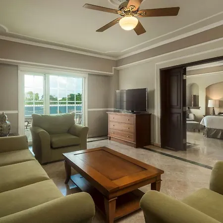 Villa Mercedes Curio Collection By Hilton-3
