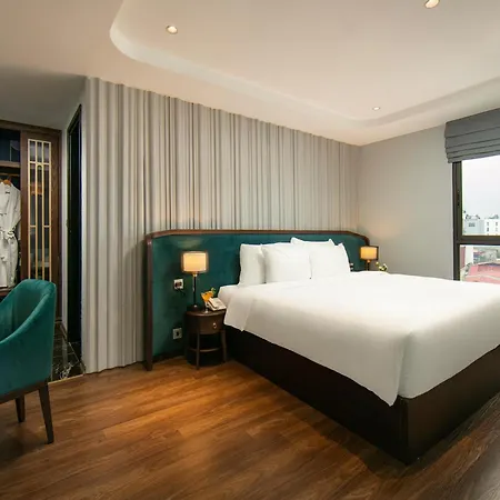 May De Ville Lakeside Hotel-3