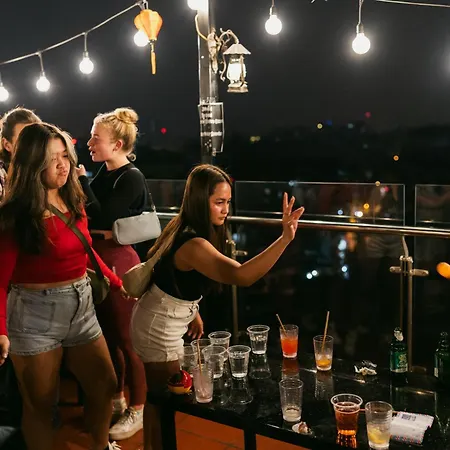 Hanoi Backpackers Hostel & Rooftop Bar-3