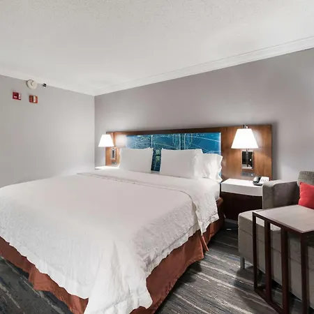Hampton Inn & Suites Chicago-Hoffman Estates-3