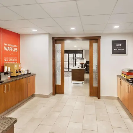 Hampton Inn Milwaukee Brookfield-2
