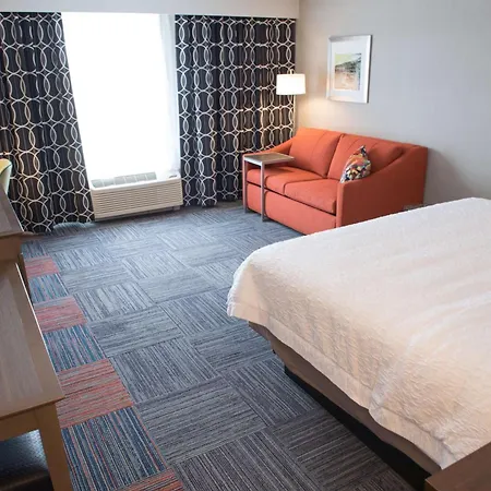 Hampton Inn & Suites Bay City-2