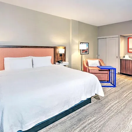Hampton By Hilton Ottawa-3