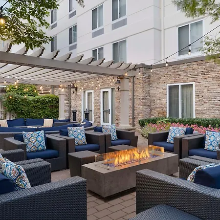 Hilton Garden Inn Melville-3