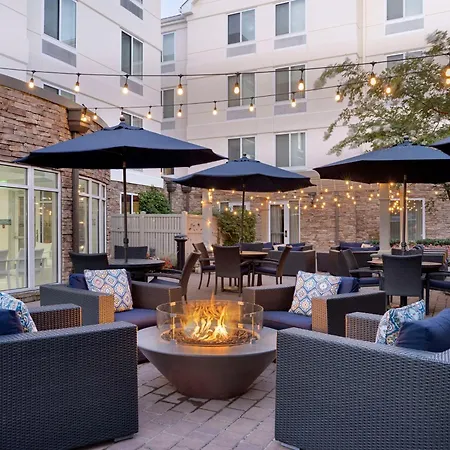 Hilton Garden Inn Melville-2