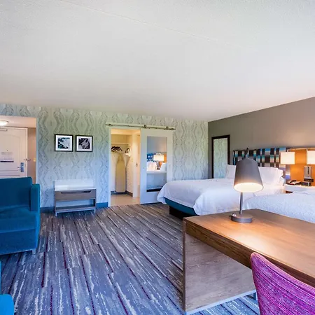 Hampton Inn & Suites Herndon-Reston-3