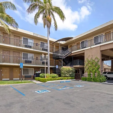 Quality Inn & Suites Anaheim Maingate-2