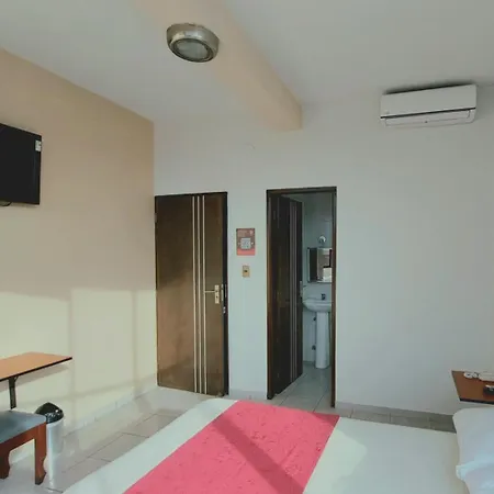 Hotel Plaza Center-2