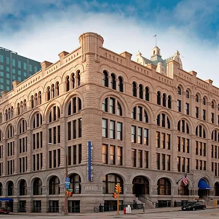 Hilton Garden Inn Milwaukee Downtown-3
